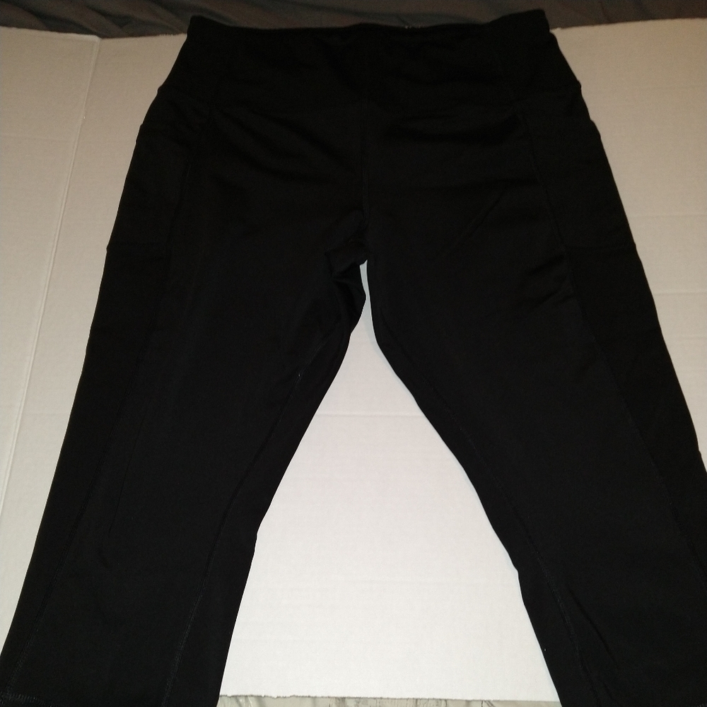 Avia Capri workout pants